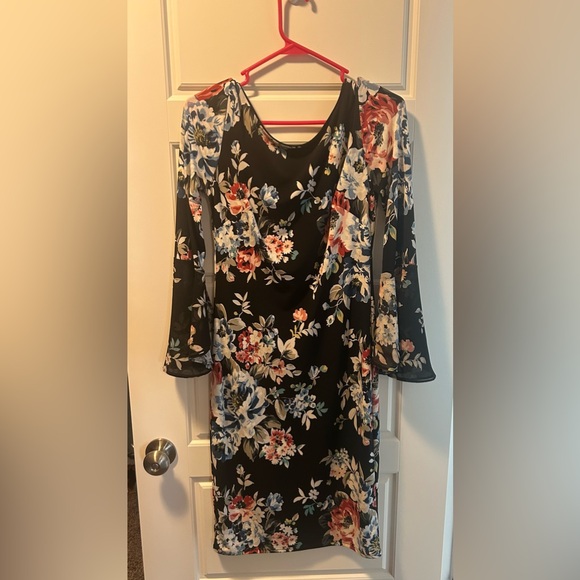 Dress - Picture 3 of 4